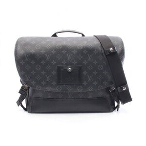 Louis Vuitton Shoulder Bag Messenger Voyage MM Canvas